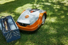 Газонокосилка-робот STIHL RMI 522 C [2100м² / 20 см / 10 кг]