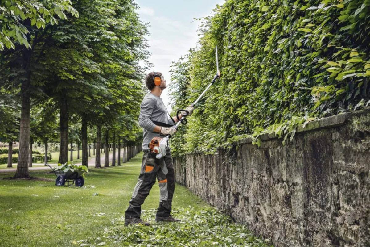 Кусторез садовый штанговый бензиновый STIHL HL 94 C-E (42432000024)
